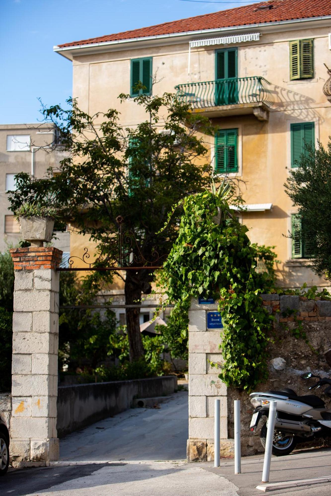 Top Floor Luxury Rooms Split Exterior photo